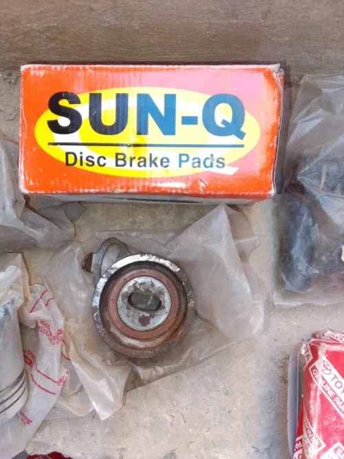 Lot de pieces de rechange toyota liteace dorigine