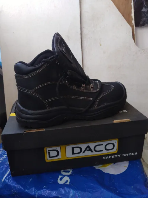 CHAUSSURE DE SECURITE  P42
