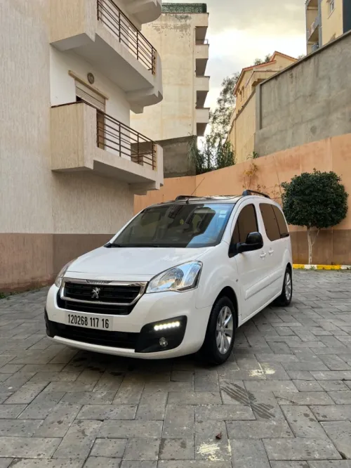 Peugeot Partner 2017 Tepee Allure 