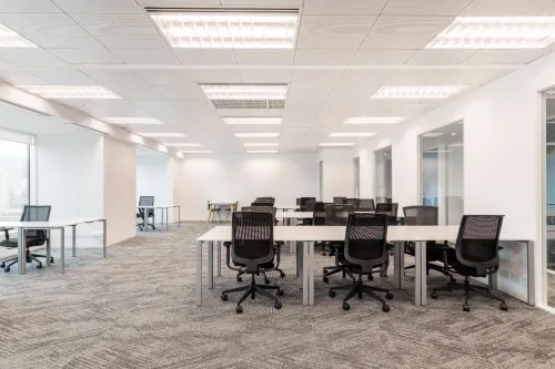 Bureau en espace ouvert à louer pour 10 personnes à Oran, Cintra