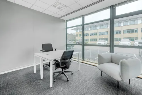Bureau privé à louer pour 3 personnes à Algiers, Bunyan Hydra