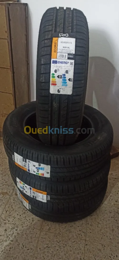 04 pneus neuves