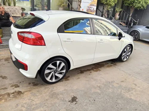 Kia Rio 5 portes 2015 Funny Facelift 