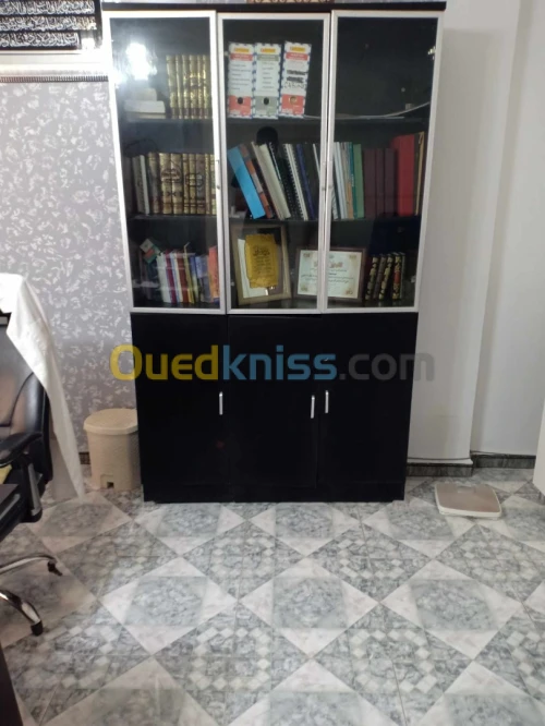 بيع أثاث مكتبي لعيادة طبية 