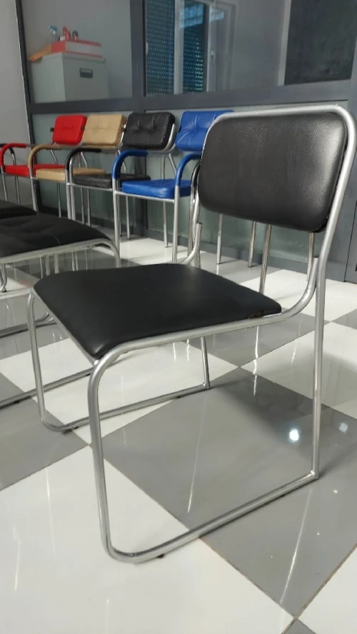 Chaise visiteur 