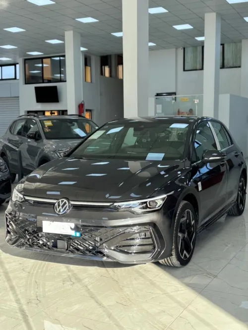 Volkswagen Golf 8 2025 R-Line