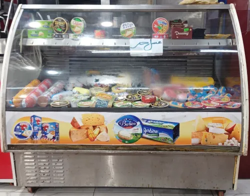 Frigo présentoir charcuterie