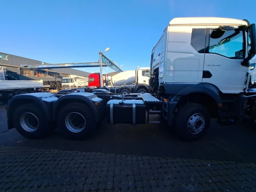CAMION TRACTEUR 6X4