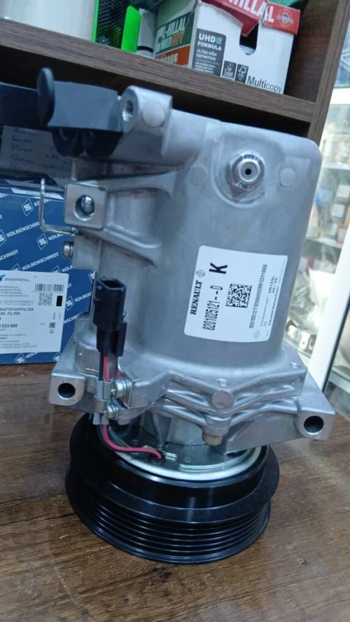 Compresseur de climatisation ORIGINE Renault 1.5 dCi - État Neuf