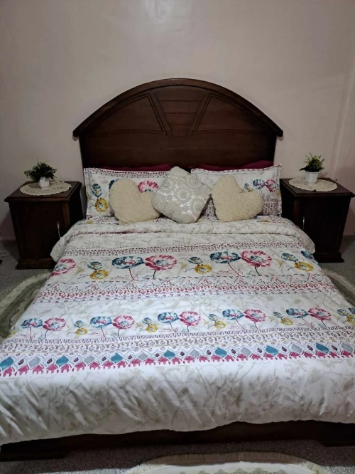 Chambre à coucher en très bon état presque neuve