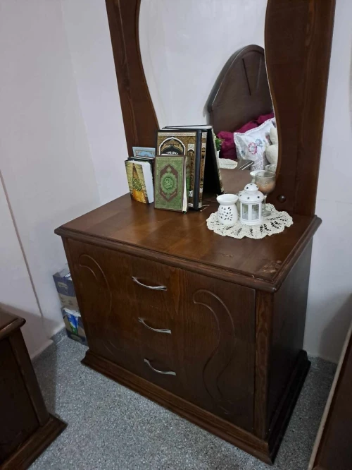 Chambre à coucher en très bon état presque neuve