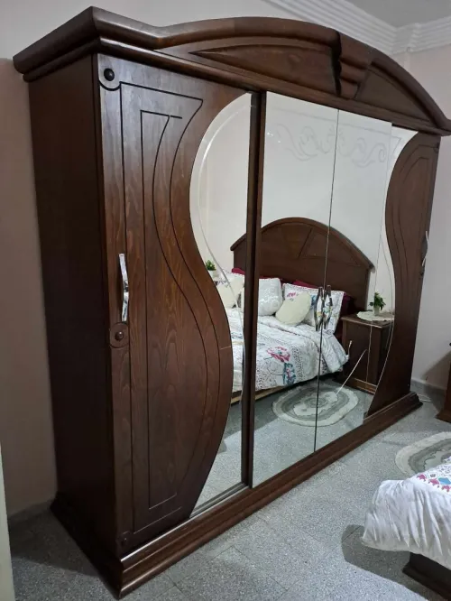 Chambre à coucher en très bon état presque neuve