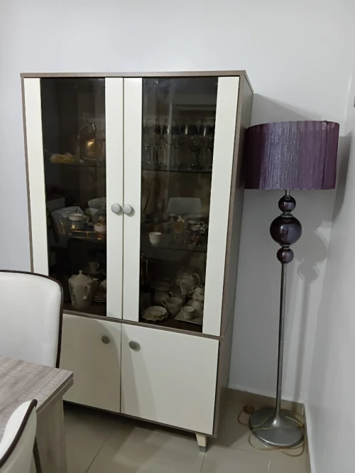 Table a manger bahut et argentier