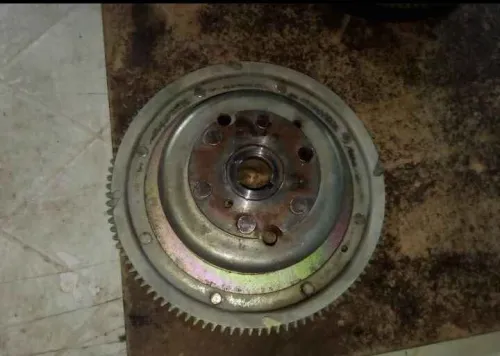 Volon moteur Yamaha 4 ton 80 chevo et 100 chevo