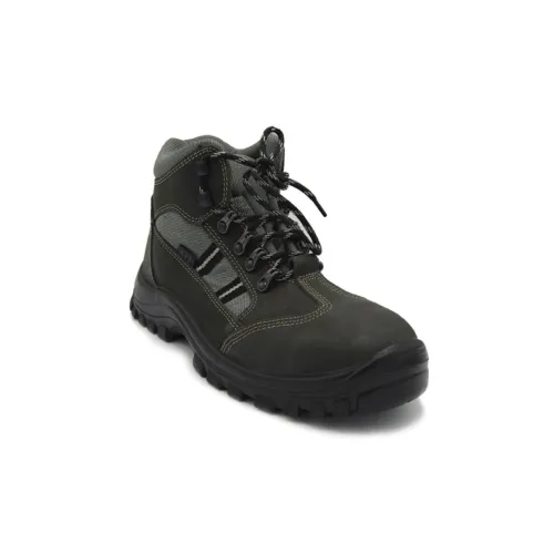 Chaussures de Sécurité et de Protection en Différentes Gammes : Hautes, Basses, PVC..