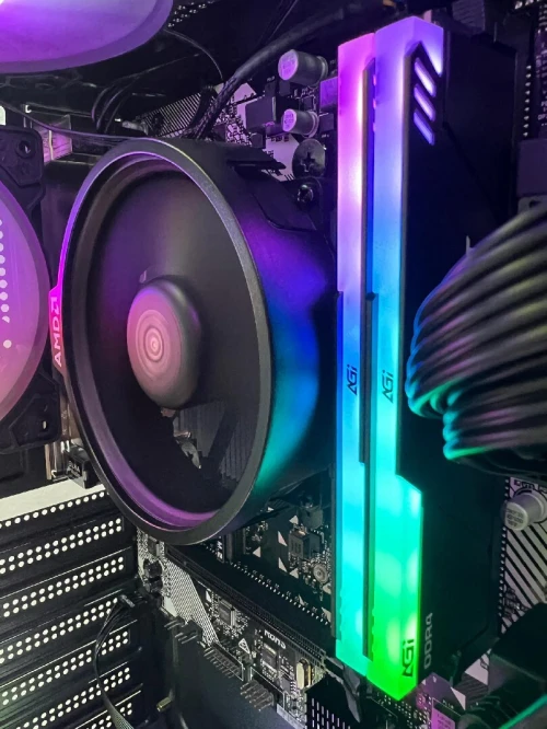 PC GAMER AMD R5 5650G 16 GB RAM 256 SSD