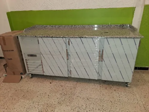 Tour réfrigéré 2m porte inox granit