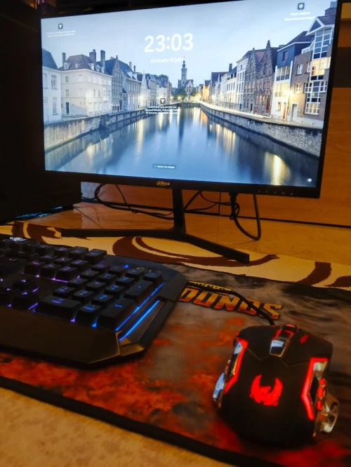 Pc Msi Gaming avec ecran, claver, souris  pc config ryzen 5 5600G 