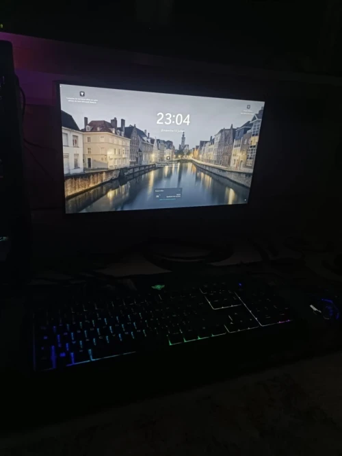 Pc Msi Gaming avec ecran, claver, souris  pc config ryzen 5 5600G 