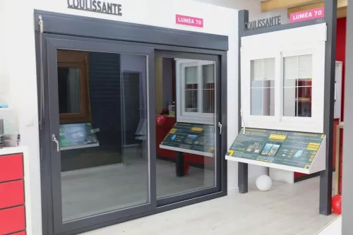Oxxo fabrique tout ce qui est extérieure/ fenêtre et porte fenêtre.