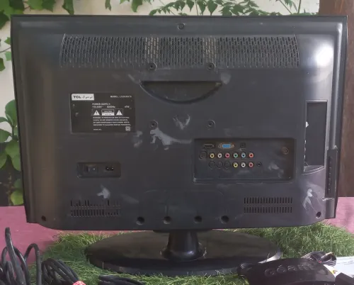 Television en meme temps Ecran pour PC 24 " Avec Pack accesoire en tres bonne prix