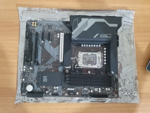 Carte mère Gigabyte Z790 UD Occasion A NE PAS RATER !!!