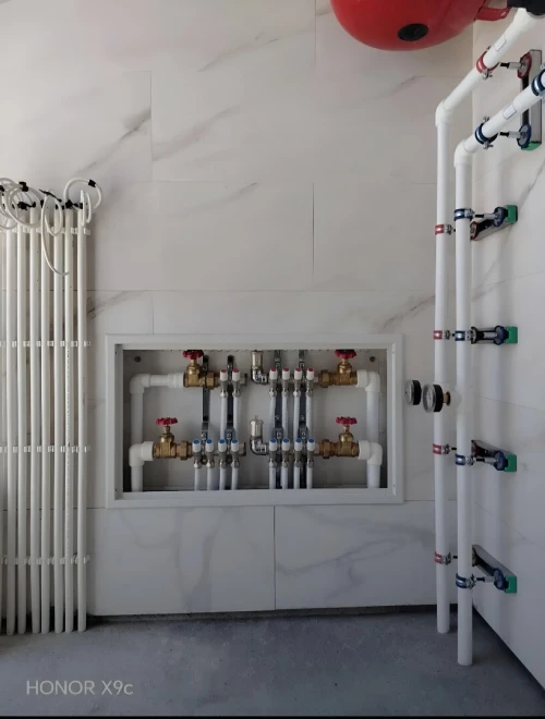 plombier chauffagiste Installation citernes et chauffage central تركيب خزان الماء والتدفئة