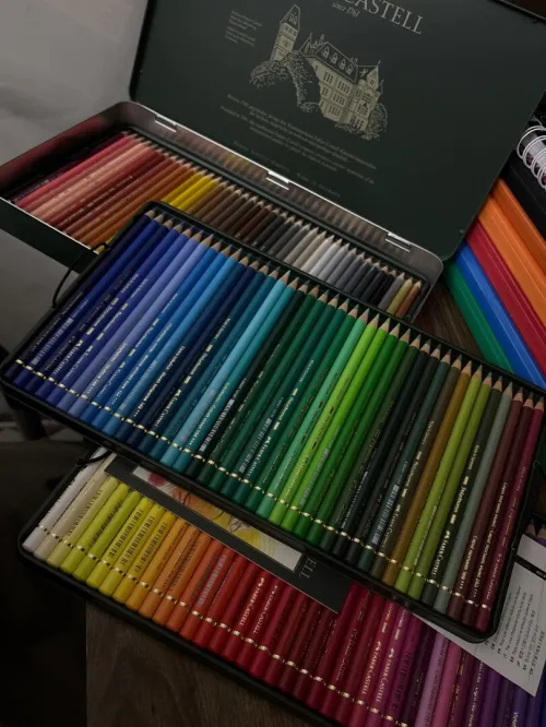 Boite de crayons de couleur pour artistes faber castell 