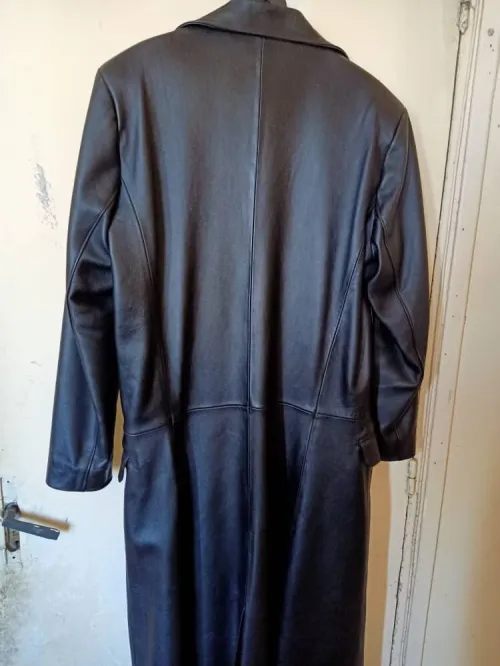 Veste cuir une vrai cuir haja bazaaf shaba ou twiila (long) tlabas XL/XXL prix dyalha 45000 DZ