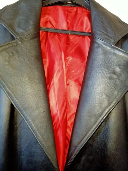 * Veste cuir une vrai cuir haja bazaaf shaba ou twiila (long) tlabas XL/XXL prix dyalha 45000 DZ