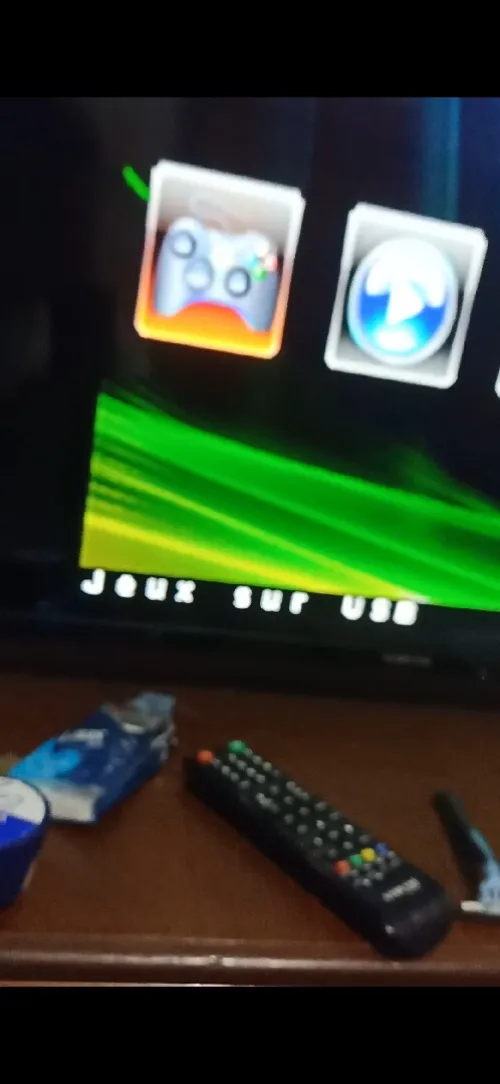 Télévision stream 40 pousse à 5 ans granté .made in Algérie très très bonne occasion. تلفاز ستريم حاجة نقية يمشي بيان سنوات ضمان 5 Prix 29000 DZ