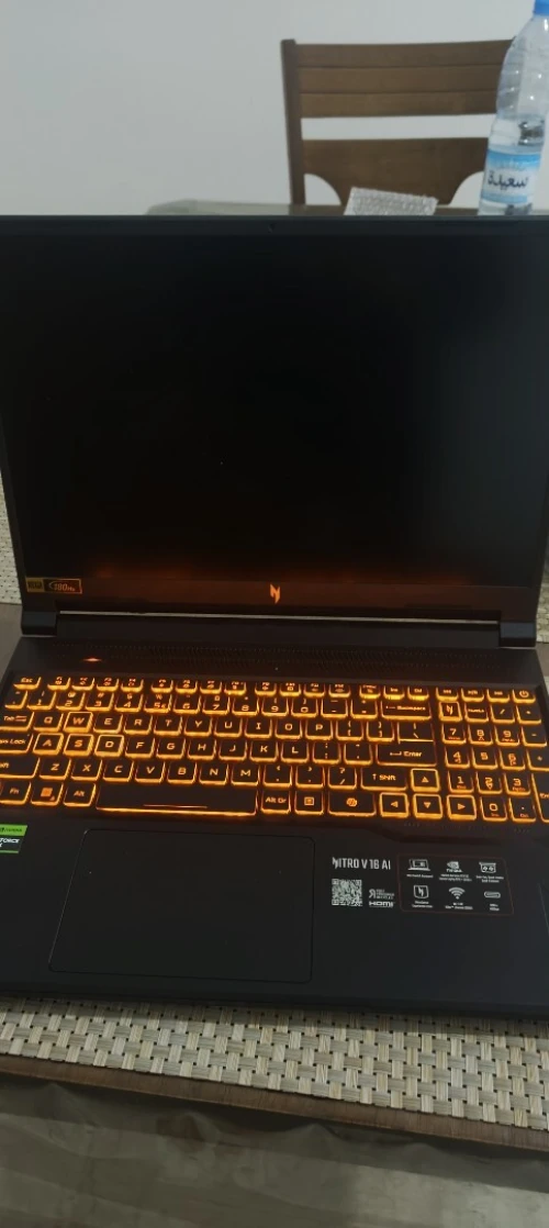 Acer Nitro V16  RTX 5050
