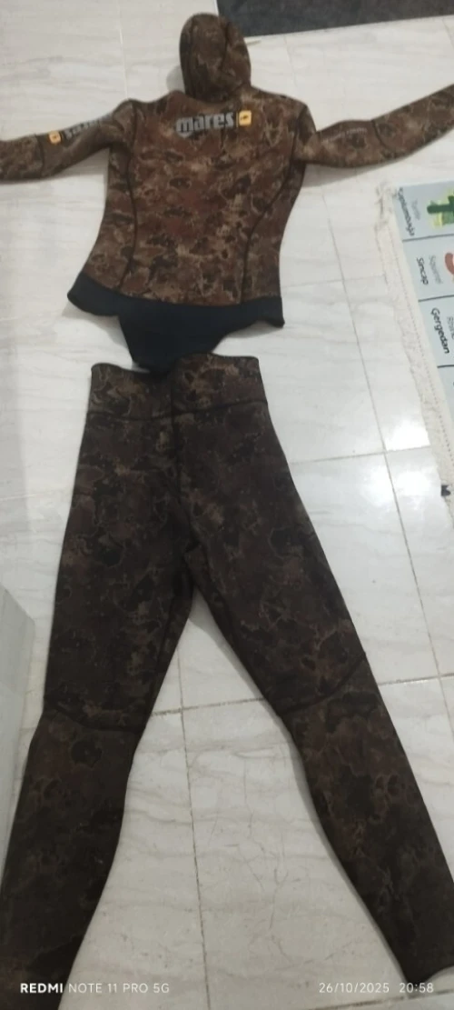tenue de plongee MARES