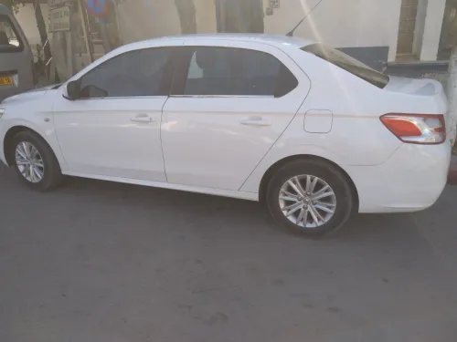 Peugeot 301 2016 Alure