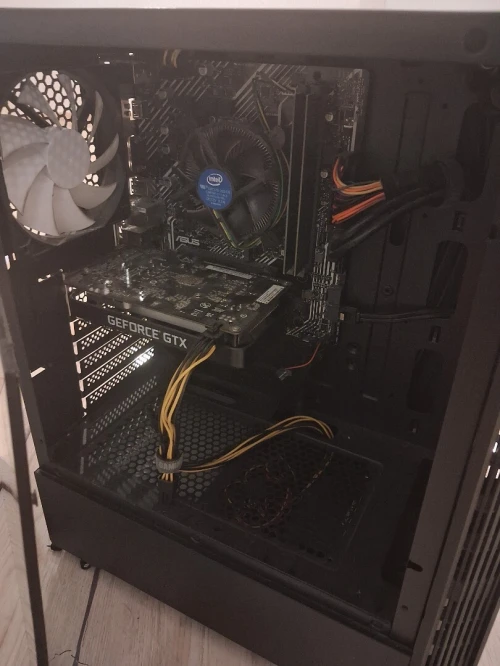 Gtx 1650, i3 10400f , 16gb ram