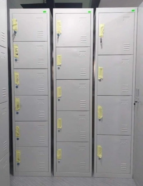Armoires métalliques et vestiaires disponibles
