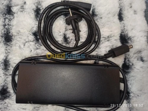 Xbox 360 e Utilisé et en très bon état