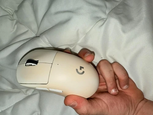 Logitec gpro superlight ( White )