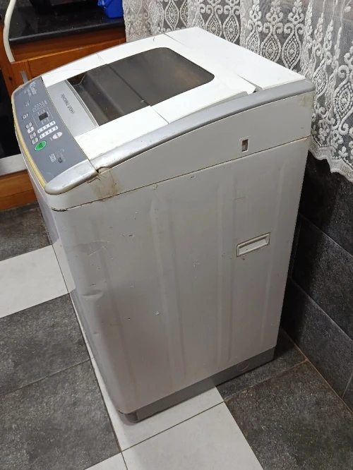 Une machine à laver condor