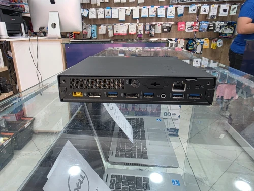 Mini PC Lenovo ThinkCenter UC M900 i3 6ème 8/128 Win11 Pro
