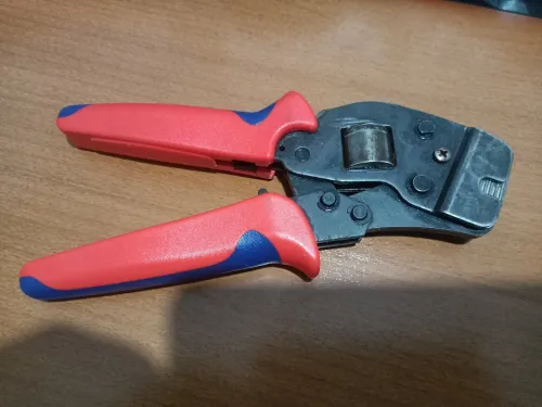 Pince à sertir auto-ajustable Knipex 97 53 09