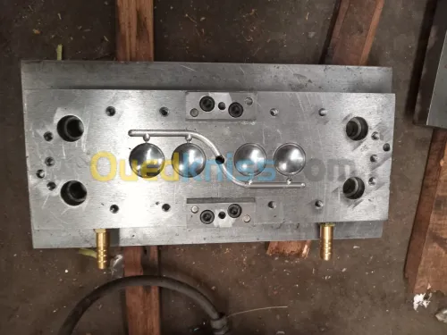 MOULE INJECTION PLASTIQUE