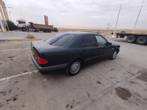 Mercedes Classe E 1998 E200