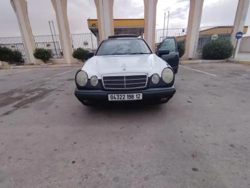 Mercedes Classe E 1998 E200
