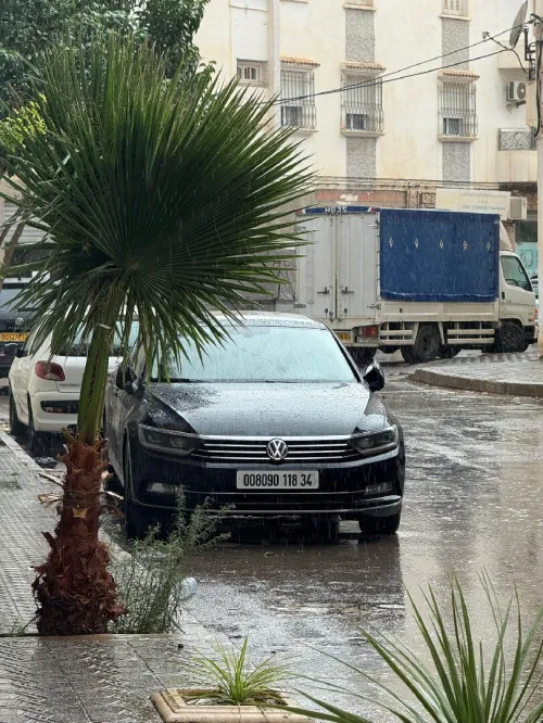 Volkswagen Passat 2018 Carat +