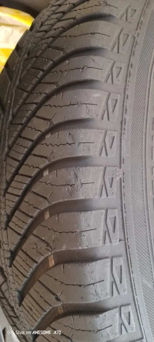 Pneu 215 60R17
