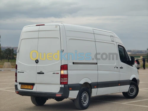 Mercedes Sprinter 2013 Surélevé chassis moyen