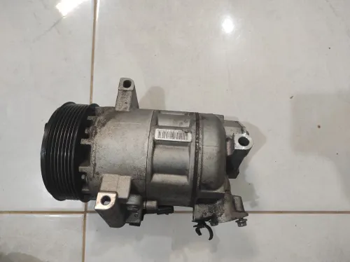 Compresseur clim Clio 4 essence 