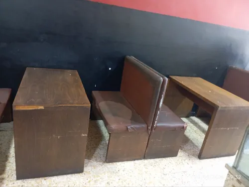 Fauteuil vs table bois