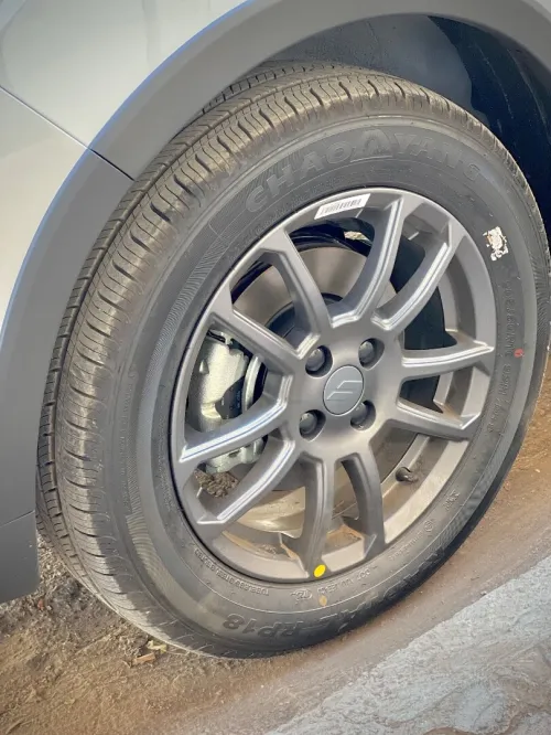 Geely GX3 PRO  2025 Livan